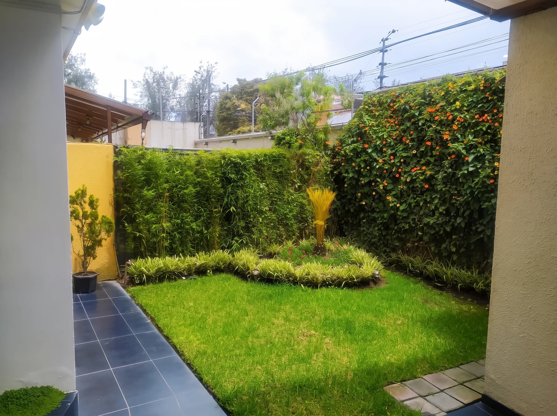 Imagen principal de Suite Urbana Independiente en Mariana de Jesús (Negociable)